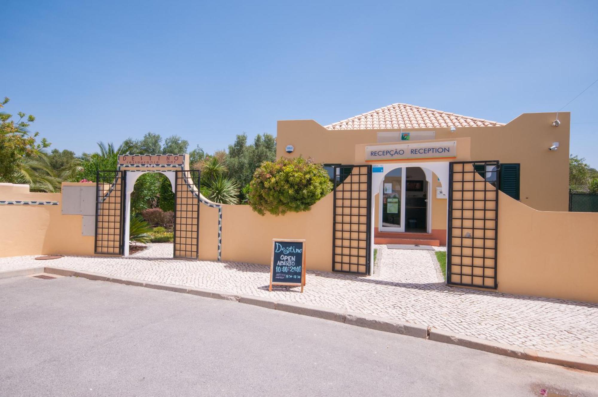 Ośrodek wypoczynkowy Jardim Da Meia 4*